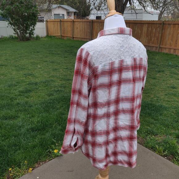 Woman's Size 3X Derek Heart Red Plaid Striped Textured Plus Size Shirt - Picture 3 of 10